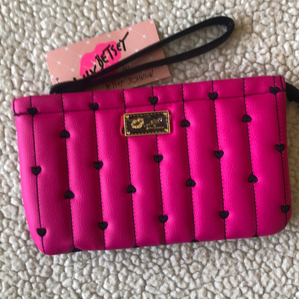 BETSEY JOHNSON DOUBLE POUCH WRISTLET